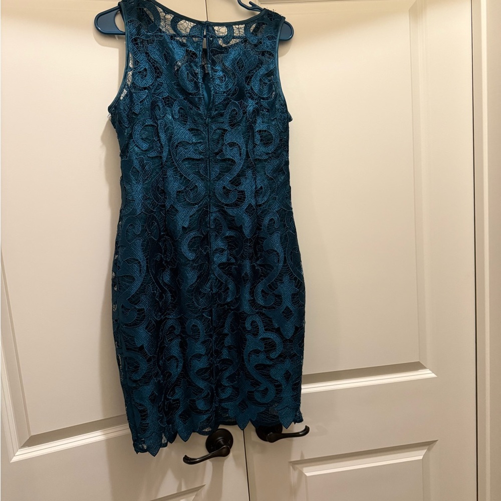 Adrianna Papell Teal Lace Knee Length Dress - 8P - Picture 2 of 3